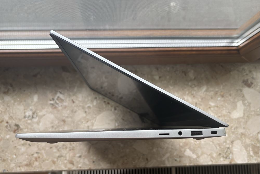 Samsung Galaxy Book 3  i7-1360p Intel Arc A350m 4gb Ram 16Gb M2 1Tb 15.6” FHD NP750XFH