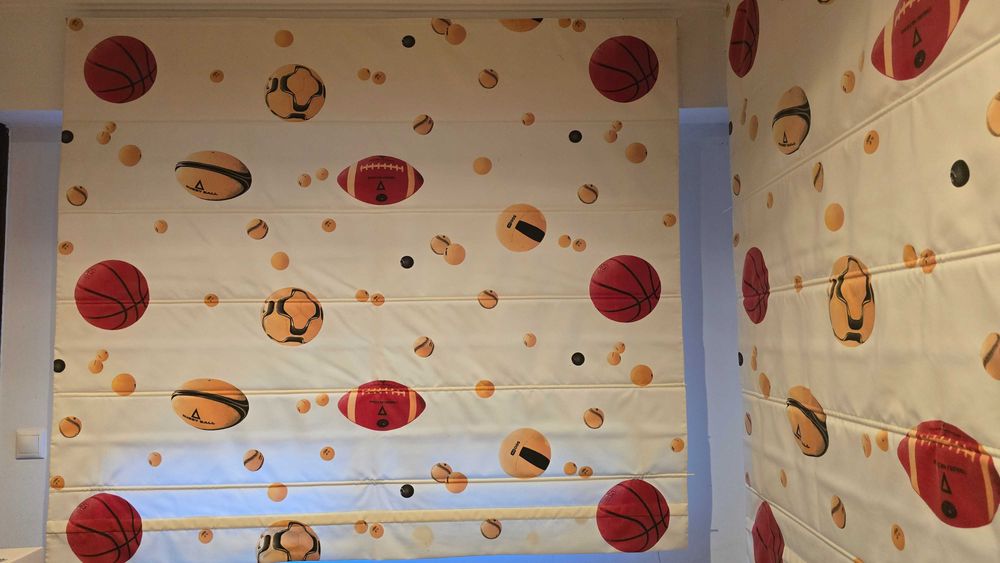 2 estores japoneses feitos por medida – padrão desportivo – 147 cm (altura) × 168 cm (largura)