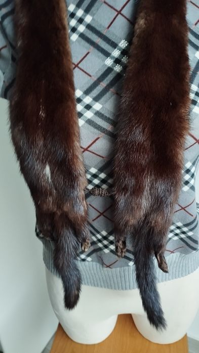 Szal  Nowy z 2 szt. Norek  roz długość 2 x 65 cm i szer.8 cm kol brąz
