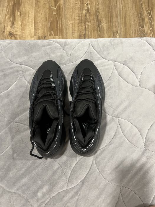 Adidas Yeezy 700