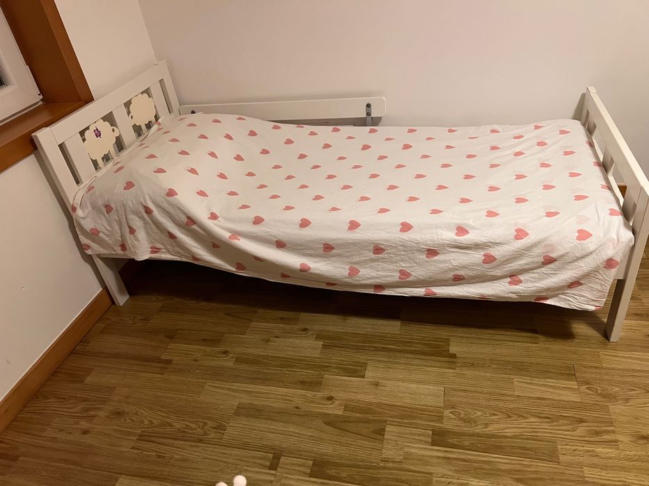 Cama criança com colchão
