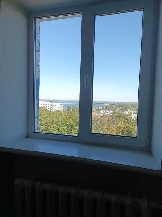 Продам 2 к. из. с видом на Днепр.