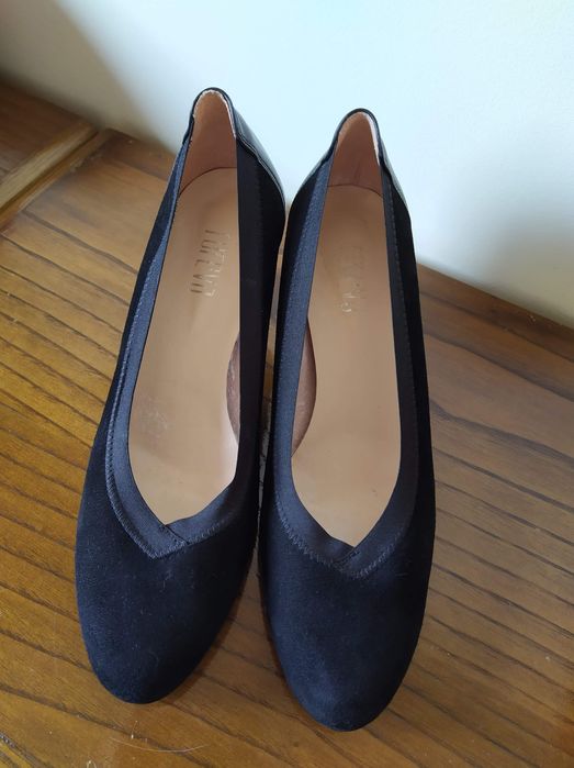 Sapatos pretos com tacão FOREVA 39