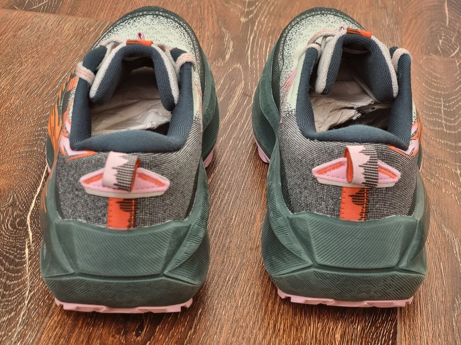 Оригінал 100% жіночі кросівки Asics Trabuco Max 4  EUR 41.5