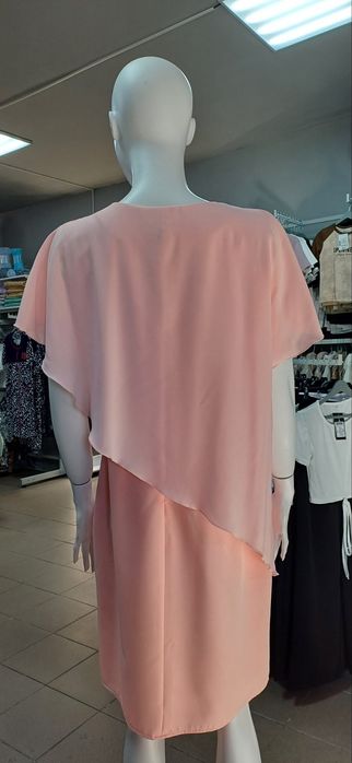 Продам сукні не дорого.