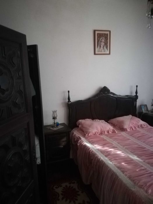 Mobília toda - Madeira maciça - Bom estado