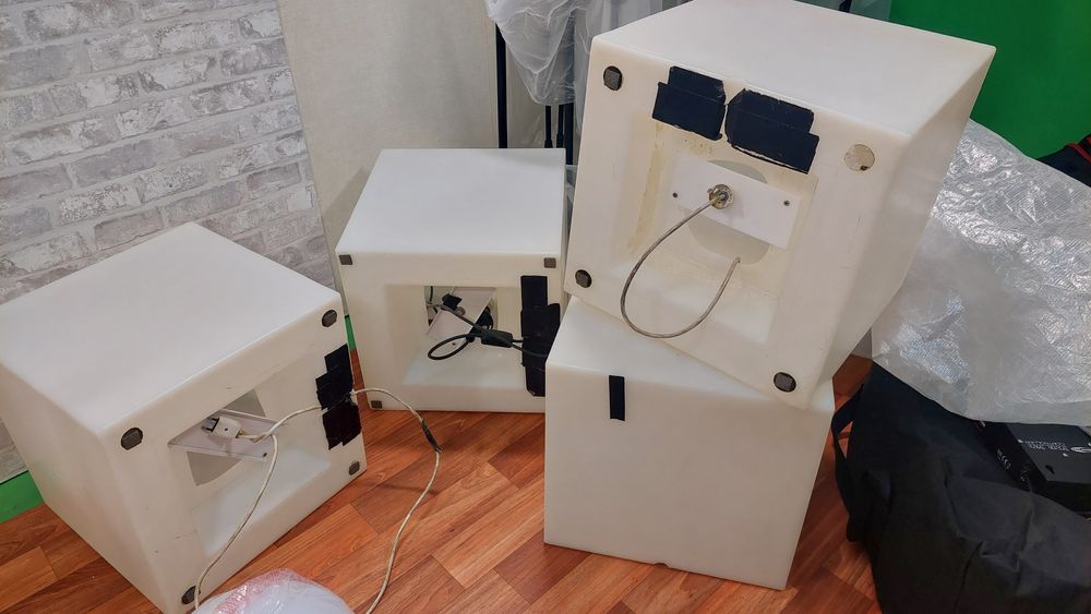 Cubos Acrílicos Retroiluminados – Decoração / Montra / Eventos