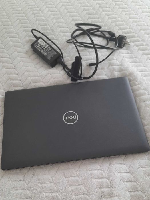 Laptop Dell Latitude 3520.