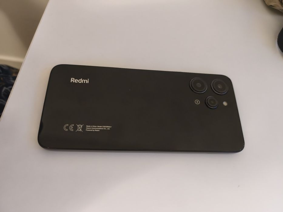 Redmi 12 128GB / 4GB RAM Preto — Android 15 — Muito Bom Estado