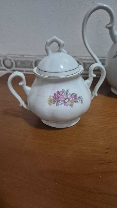 Bule, Açucareiro e Leiteira64751828182273122