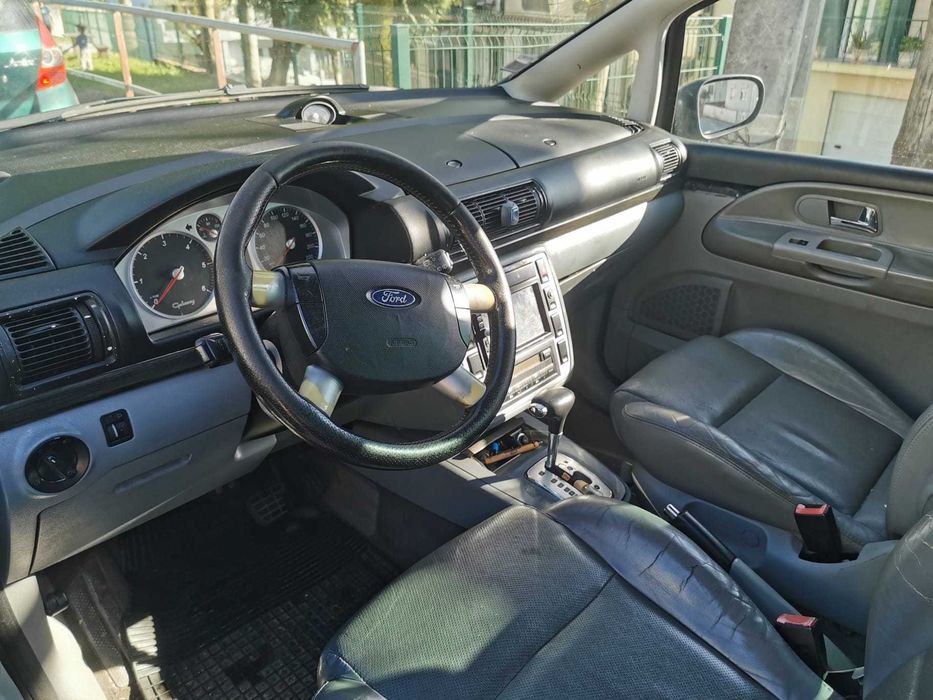 Vendo 2 carrinhas de 7 lugares