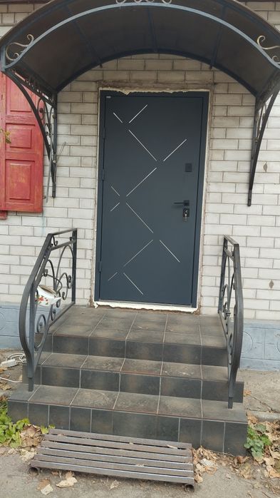 Монтаж вхідних дверей,вікон,на заміри і установка працю по обл Черк