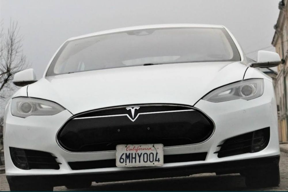 Tesla s / Тесла с 2015