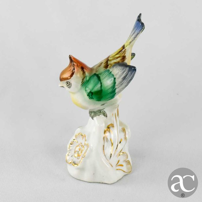 Figura de pássaro em porcelana europeia