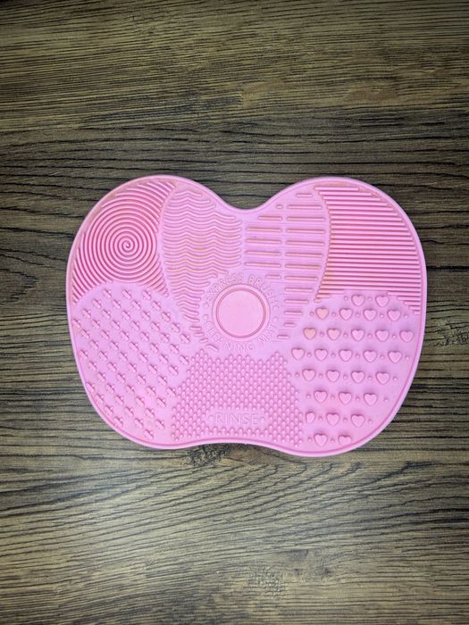 silikonowa mata do czyszczenia pędzli do makijażu