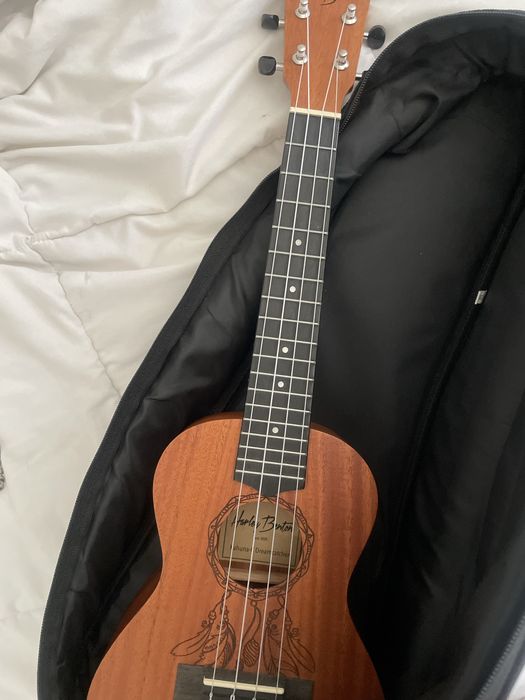 Ukulele harley benton kahuna dream