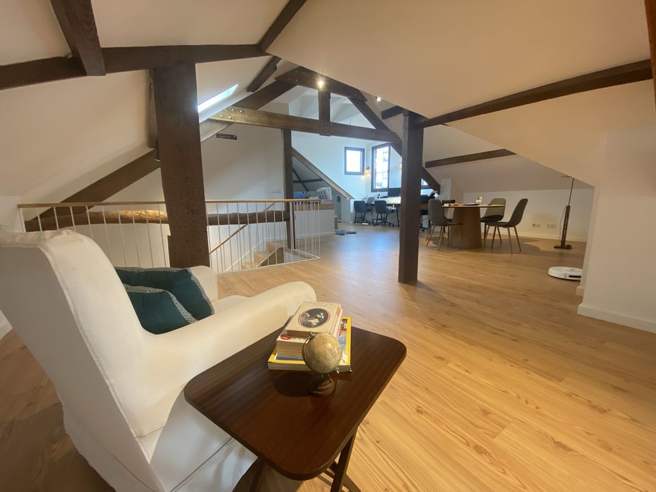 Villa / Mansão T3 ou T6 + Studio + 2 lojas