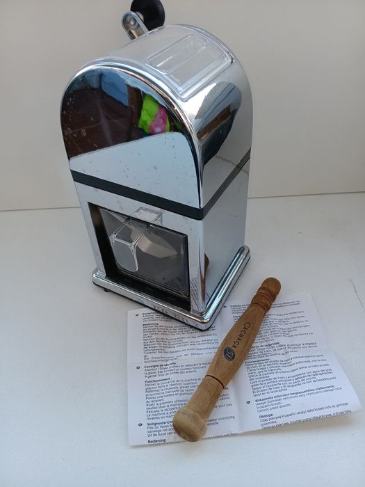 Picador manual de gelo