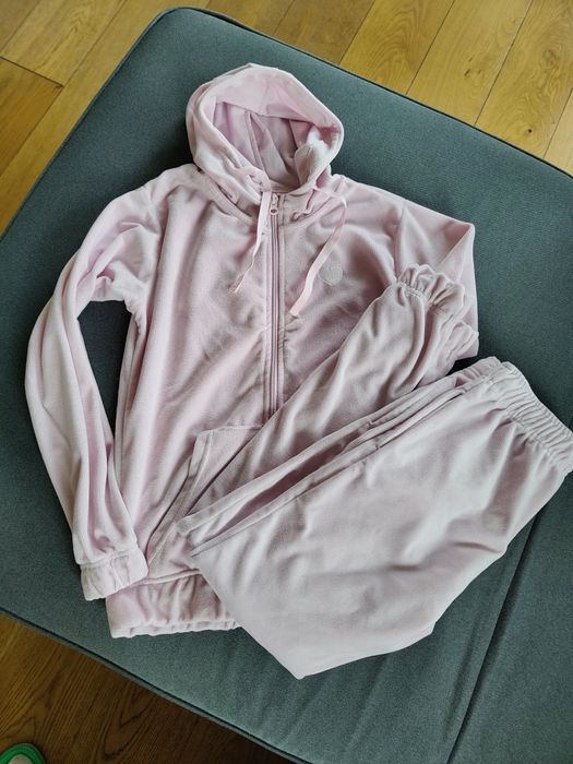 Dres welurowy 146/152