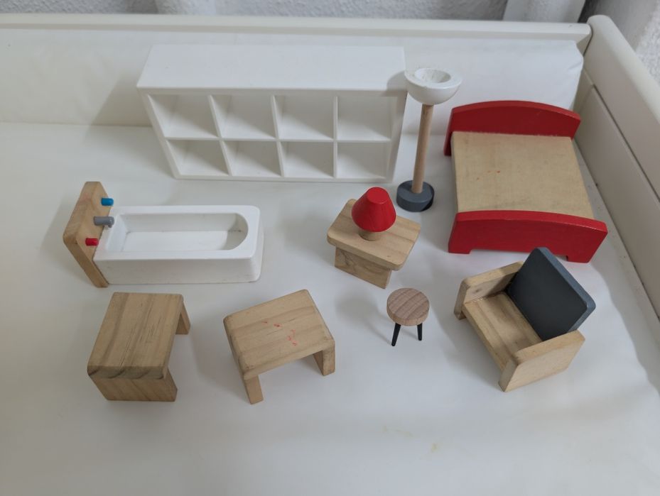 Mobília para casa de bonecas