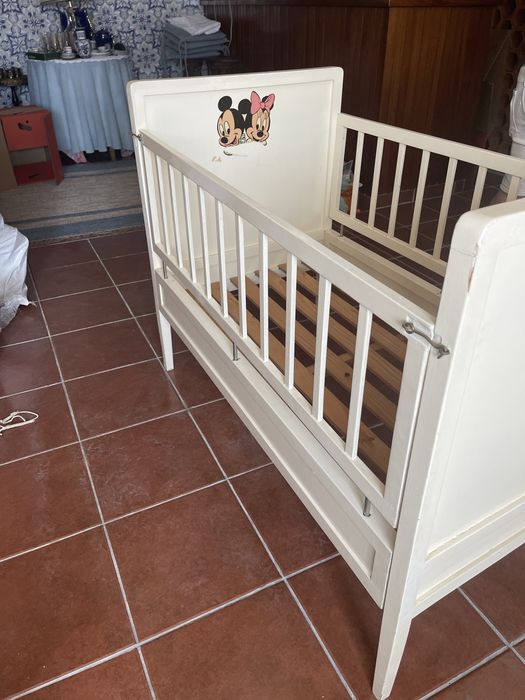 Berço de bebé e criança