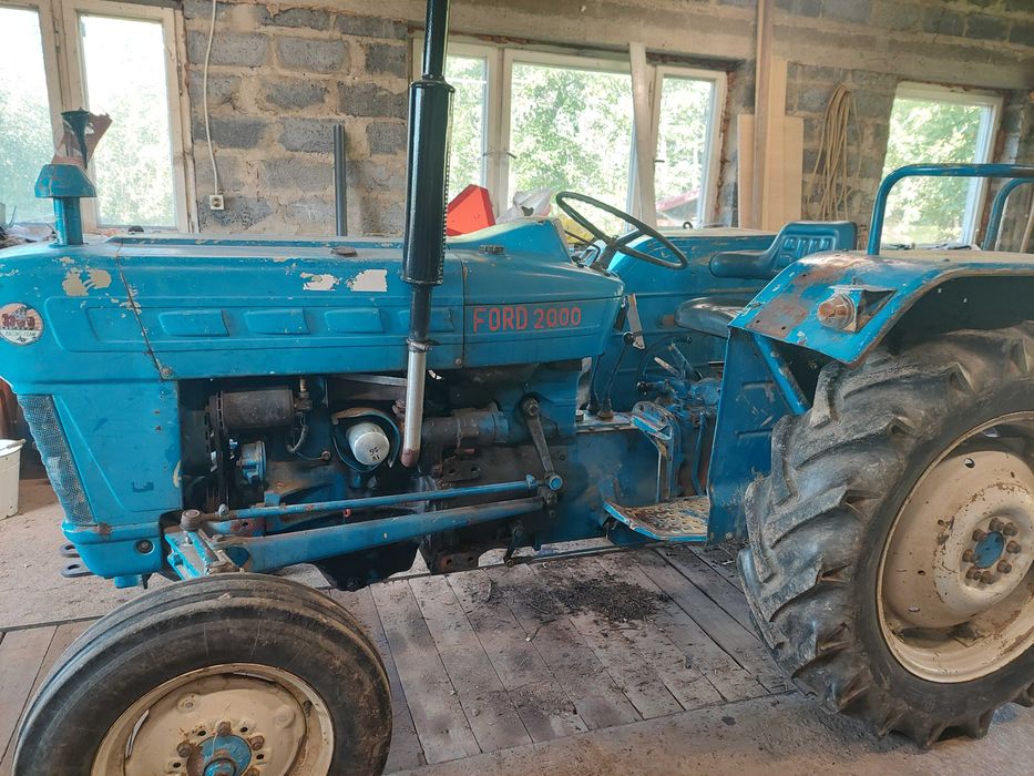 sprzedam ciągnik rolniczy Ford 2000