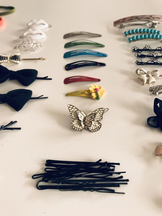 Ganchos, bandoletes, fitas, elásticos, tiaras, correntes p/ cabelo