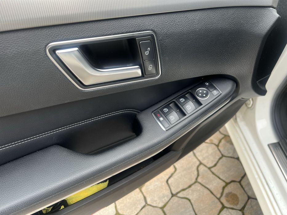 Mercedes E-klasa 196KM super stan
