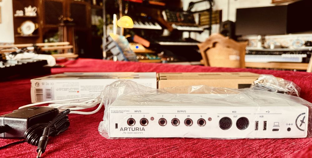 Arturia MiniFuse 4 – Interface de Áudio - Como Nova