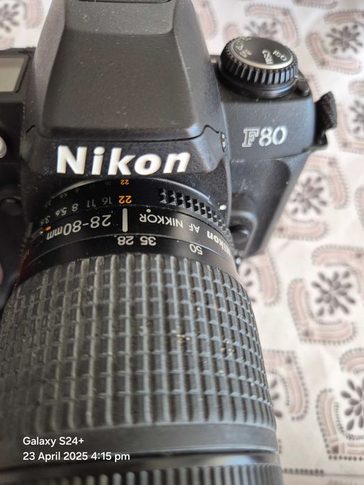 NIKON F80 em excelente estado