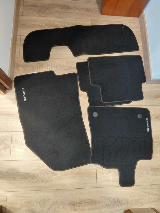 Tapetes Dacia sander e jogger