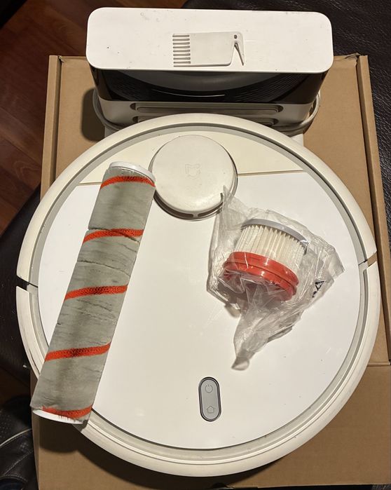 Mi Robot Vacuum usado em bom estado com alguns extras