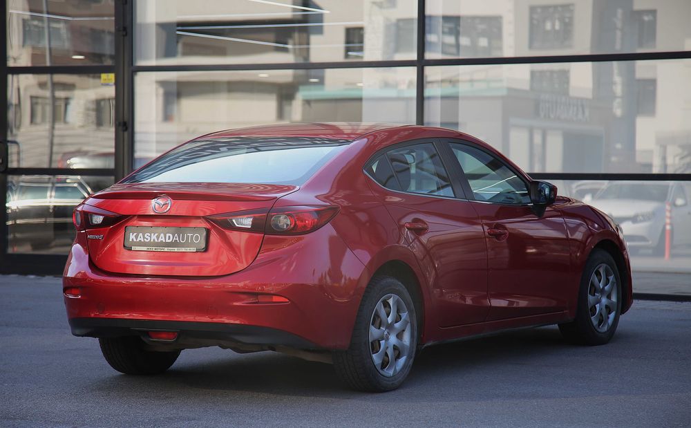 продам автомобіль Mazda 3