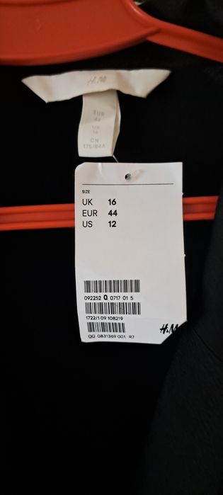 Продам новий чорний комбінезон фірми H.M