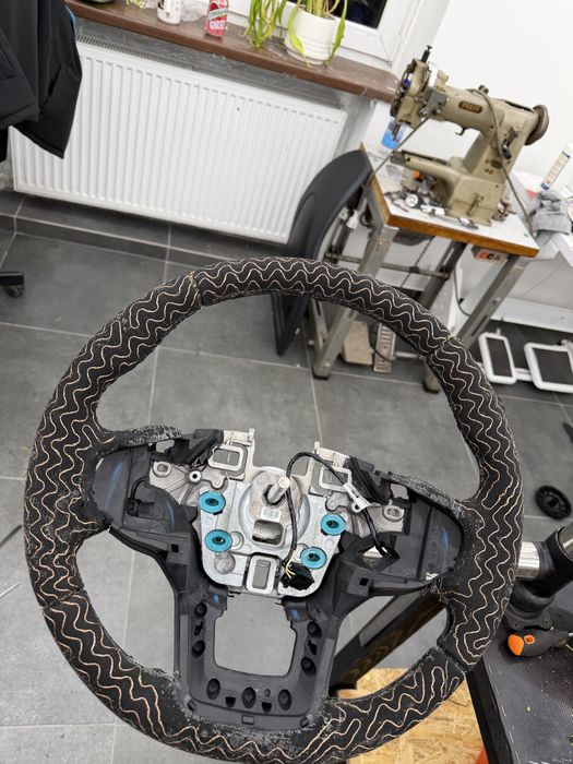 Obszywanie kierownic | Skóra, Alcantara | Tapicerstwo Samochodowe