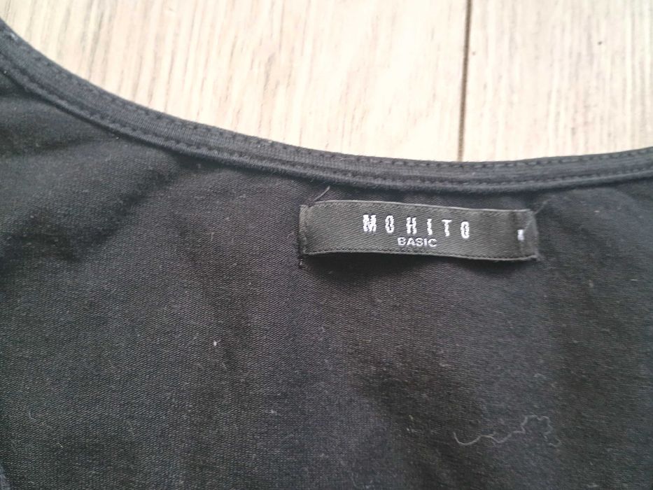 Czarna bluzka z długim rękawem Mohito