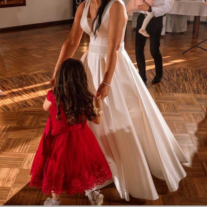 Suknia ślubna (2025)