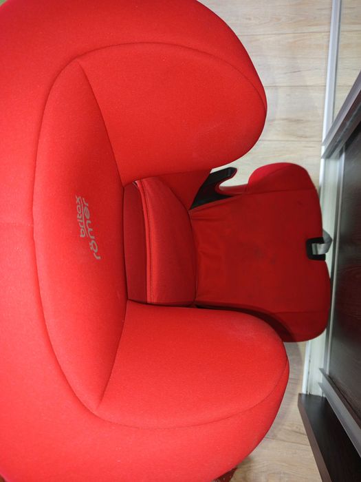 Дитяче автокрісло