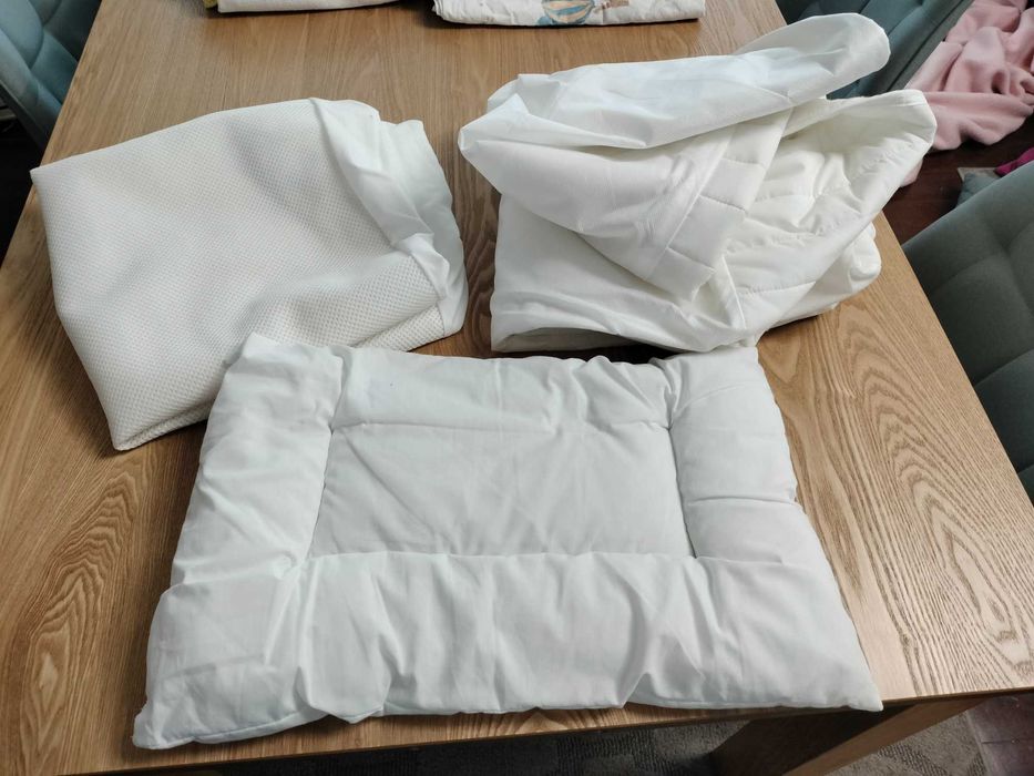 Berço de Bébé SUNDVIK (IKEA) e acessórios para o Berço