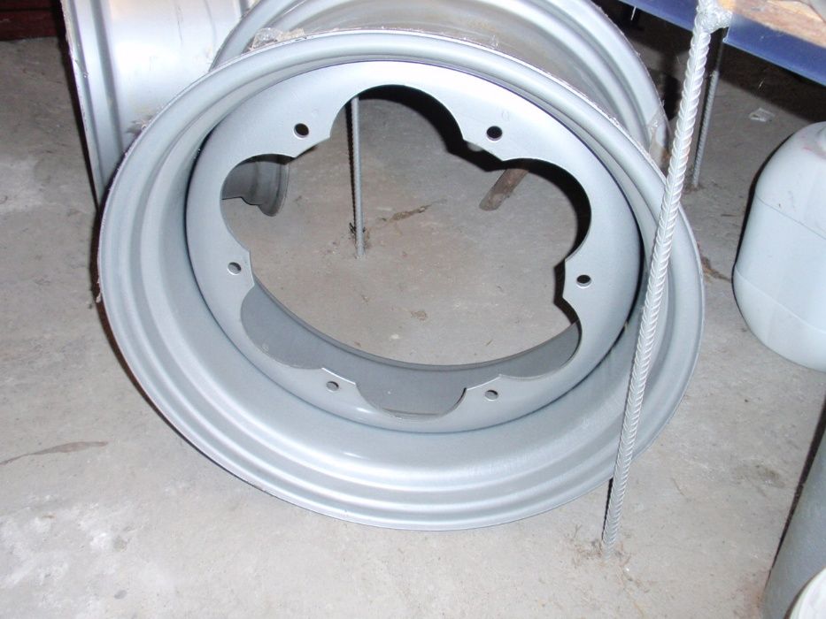 Obręcz Felga 12x28 do przedniego napędu Ursus Zetor