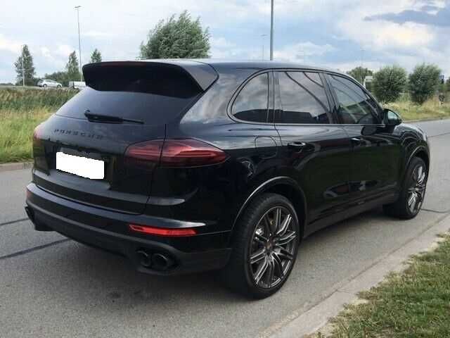 Porsche Cayenne S E-Hybrid PCCB — photo 4