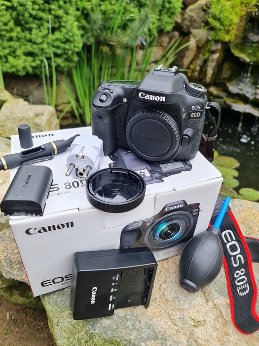Продам фотоапарат Canon 80d body