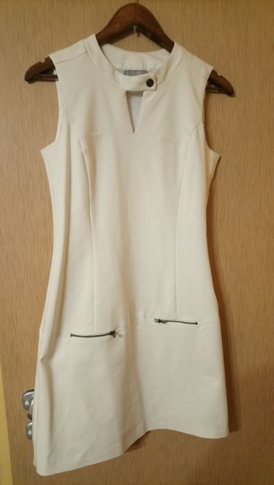 Kremowa sukienka rozmiar 36