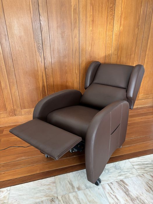 Cadeirão reclinável - Poltrona Repouso Exotico Eléctrico, castanha
