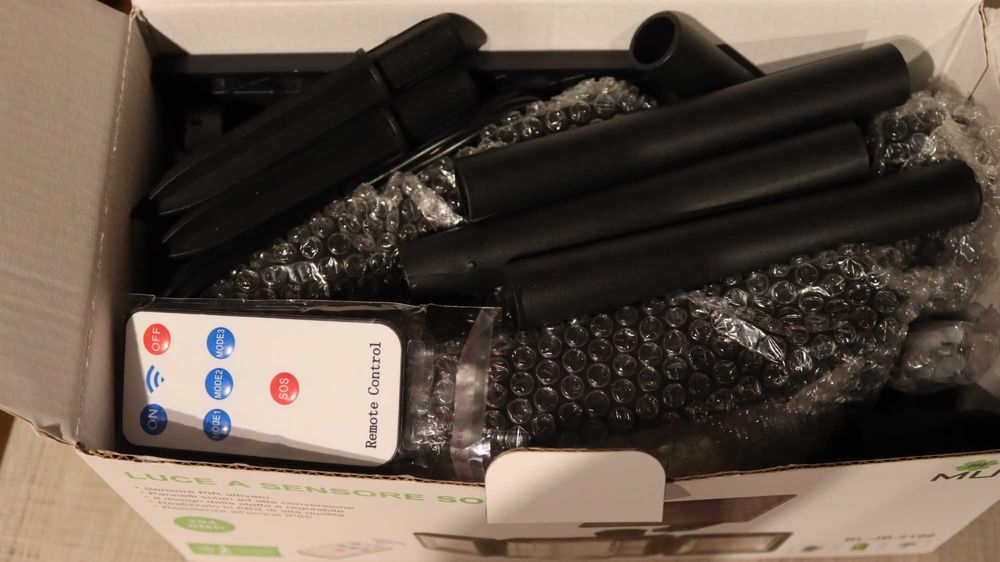 Lampa solarna firmy MU