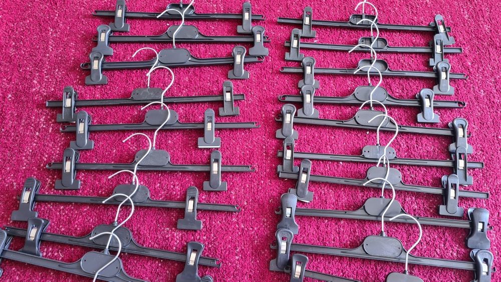 Varios tipos de cabides