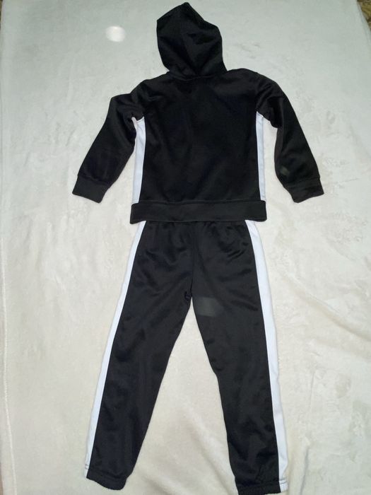 Спортивний костюм   Under Armour р-р 104-110 на вік 4-5 років