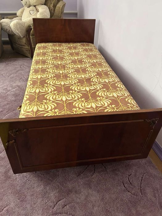 Продам ліжко з матрасом