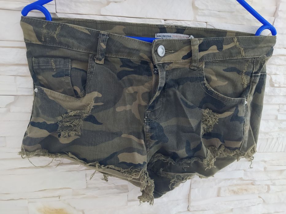 Spodenki Bershka moro 36