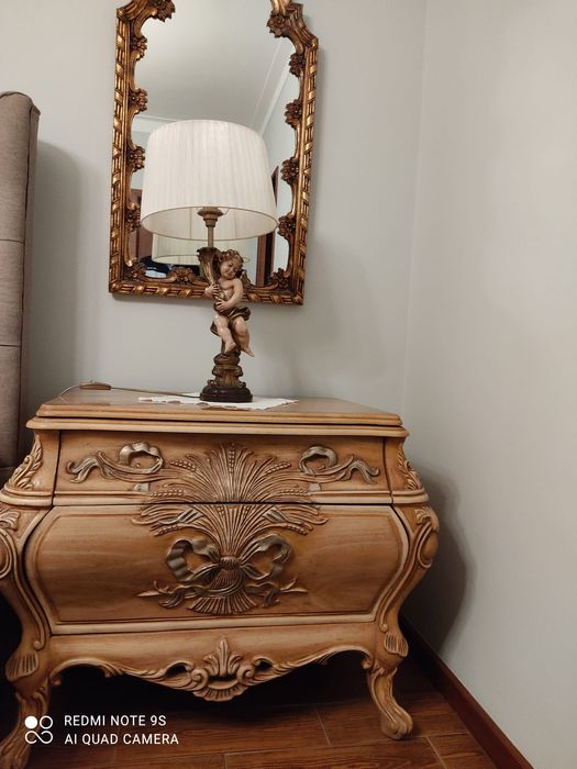 Mesinhas de cabeceira estilo Luís XV (x2)